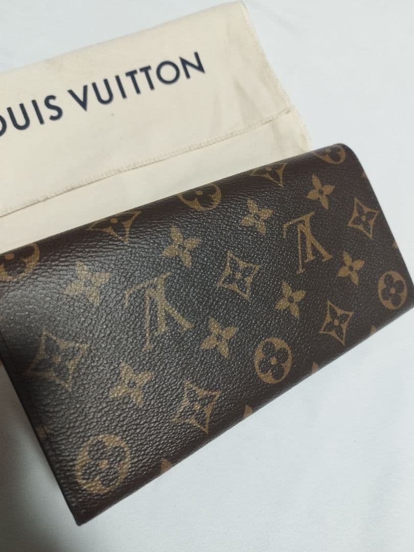 ルイヴィトン 二つ折り財布 モノグラム　ポルトフォイユエミリー