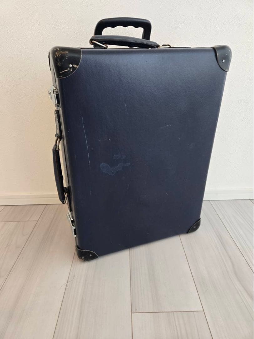 グローブトロッターGLOBE-TROTTERスーツケース　ネイビー
