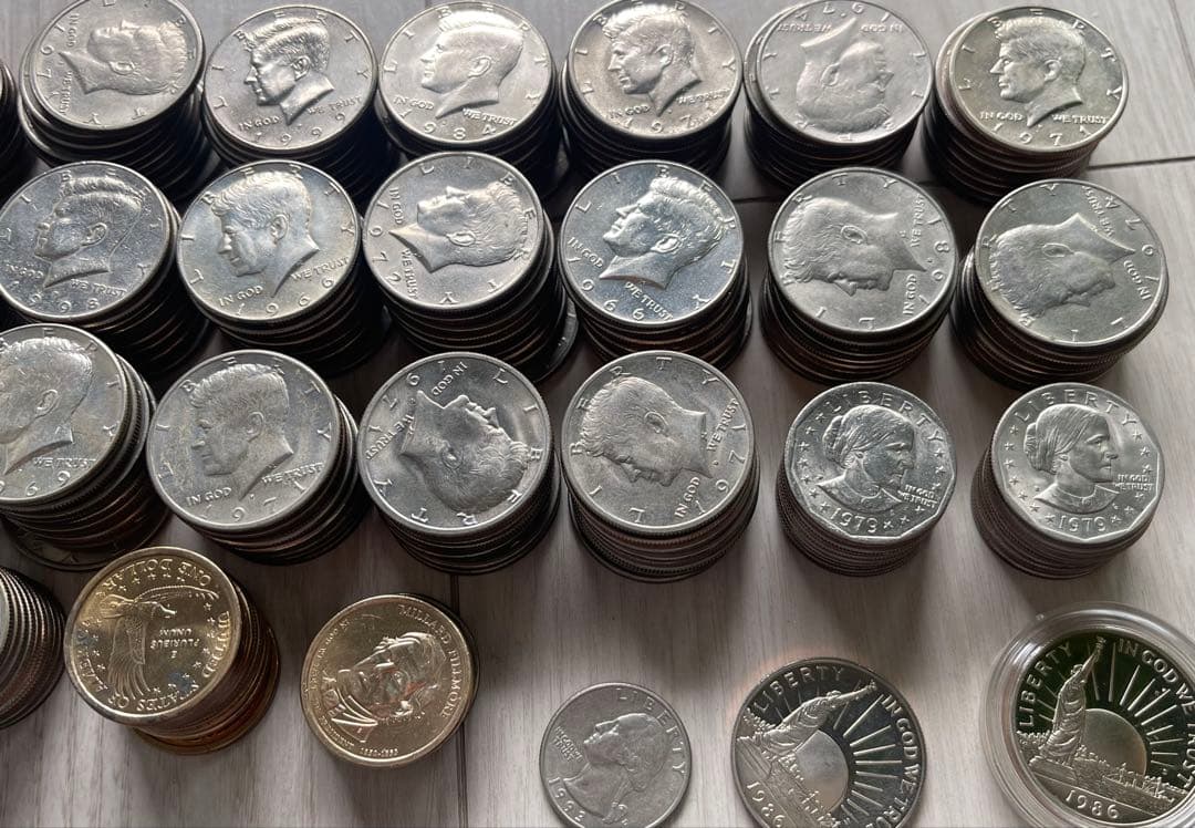 アメリカ　ケネディハーフダラー188枚　　1ドル 46枚　 古銭