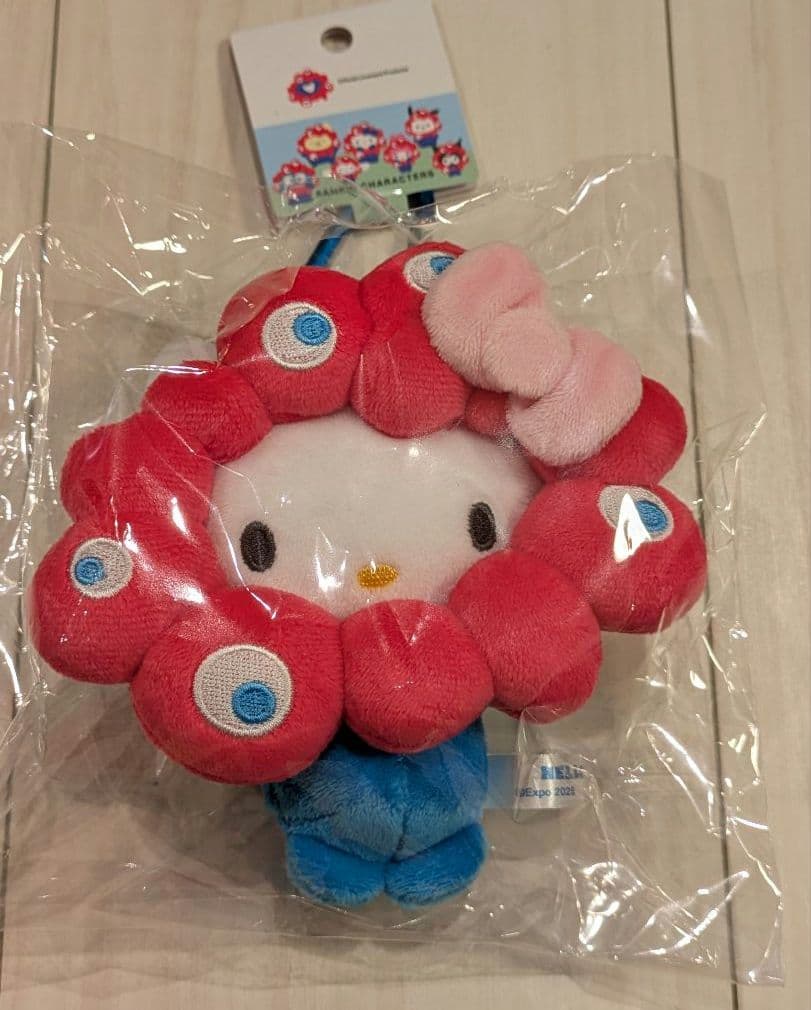 万博限定 ミャクミャクなりきりぬいぐるみBCカラー カラビナ付き【ハローキティ】