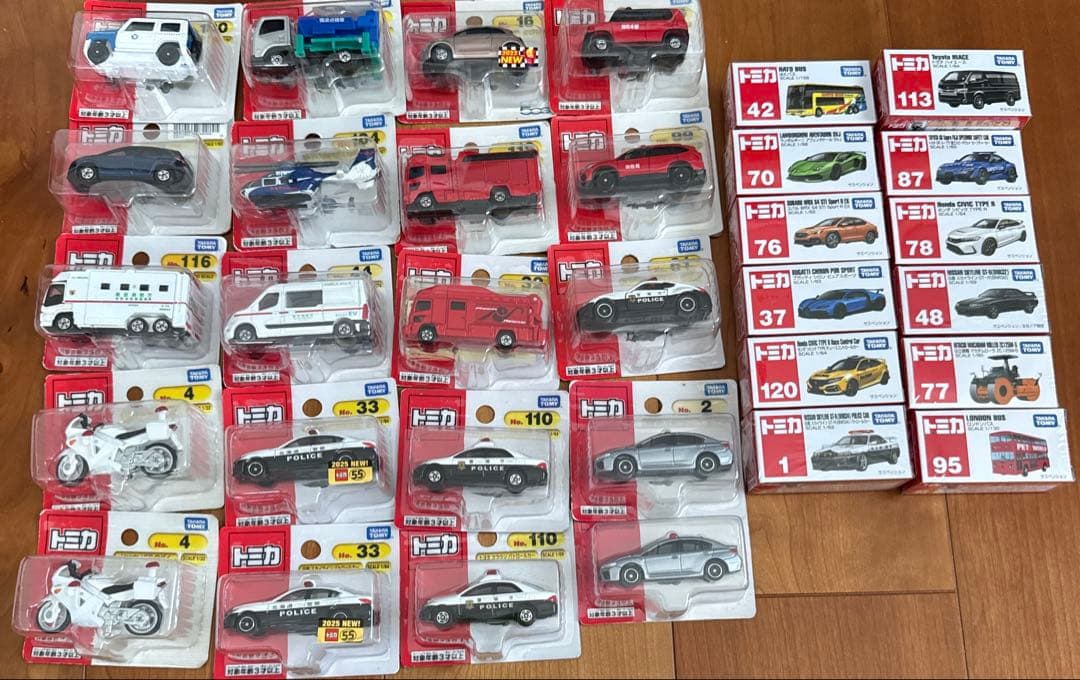【新品未開封】トミカ　32台　まとめ売り