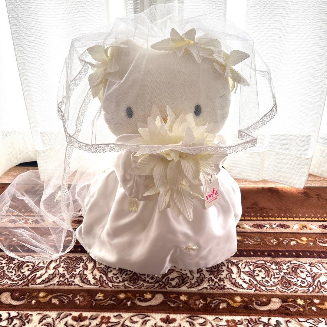 vivitix限定　ハローキティ　ウェディングドレス　ぬいぐる