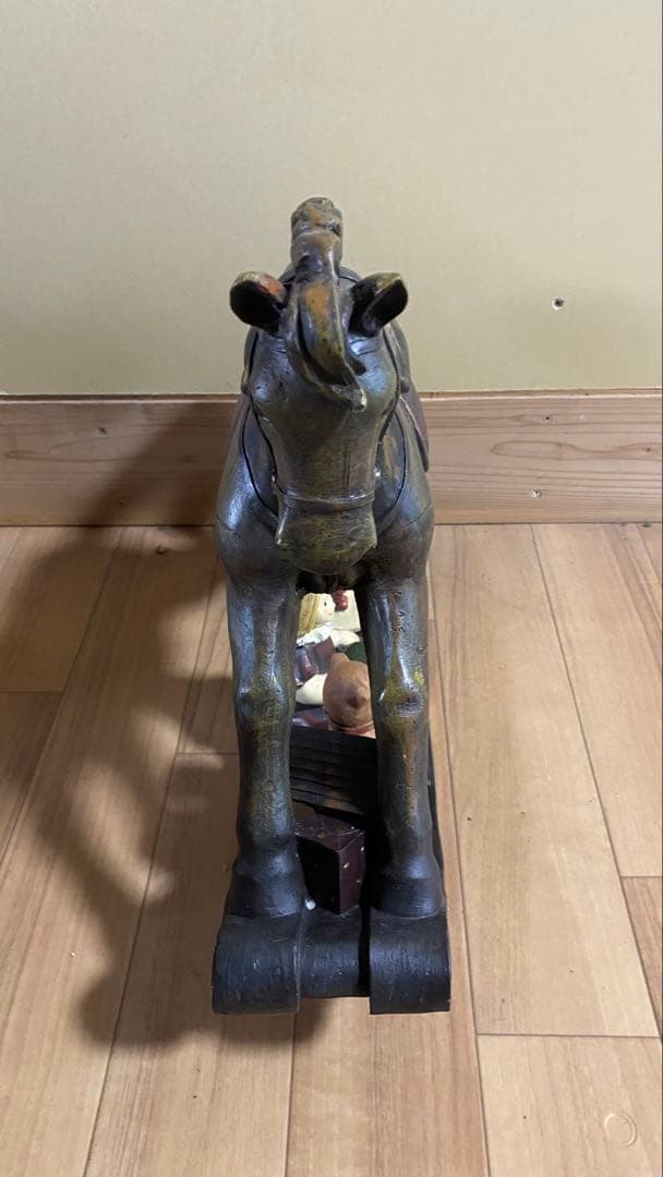 木製ロッキングホース 子供とおもちゃ付き
