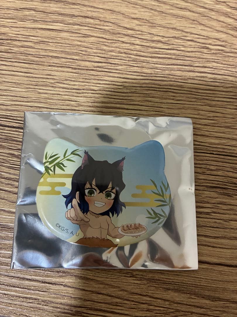 鬼滅の刃 ナンジャタウン 特別任務賞 ねこ型缶バッジ 嘴平伊之助