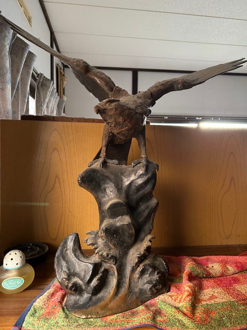 鉄製　鷲の彫刻 黒色 アートオブジェ