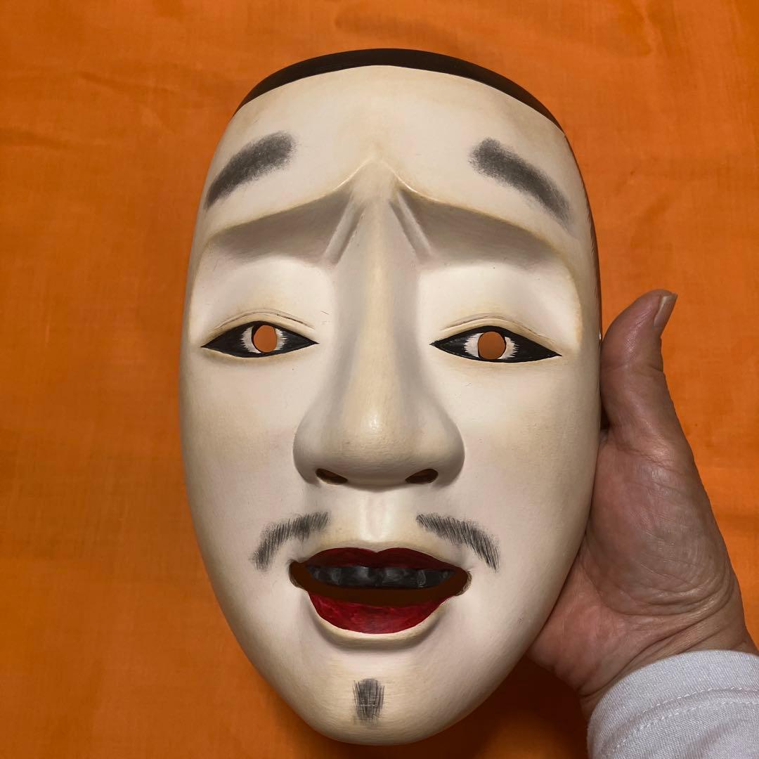 美品　能面　中将　(ちゅうじょう)手彫り　木彫り　桐箱