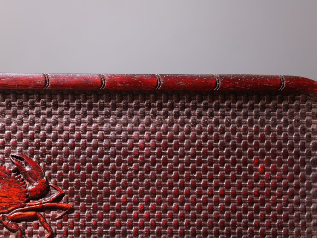 カニ彫刻の木製トレイ　老紫檀木 彫刻