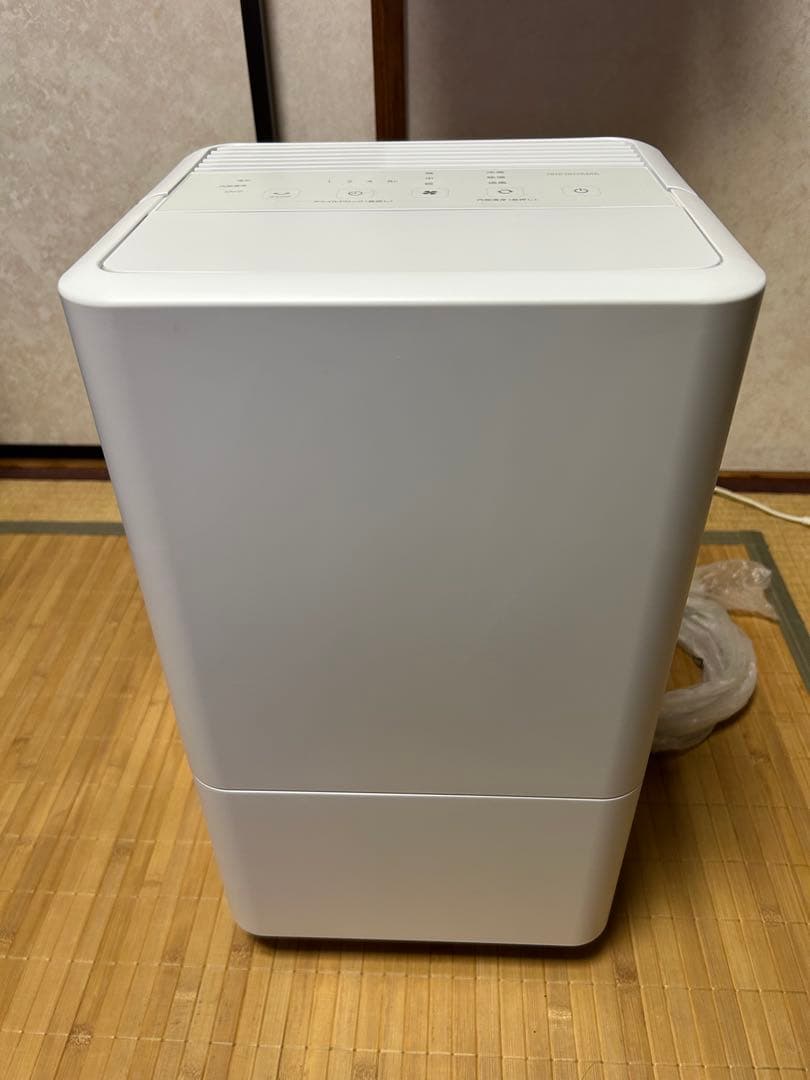 【2025年製】アイリスオーヤマ コンパクトクーラーICA-0302G-W