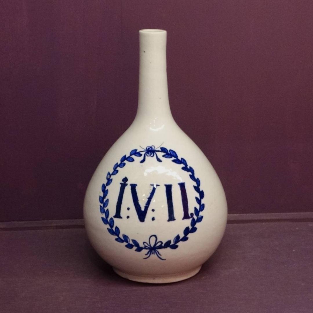 ★伊万里 古伊万里 IVIL 白/紺 花瓶 保存食入れ 古い