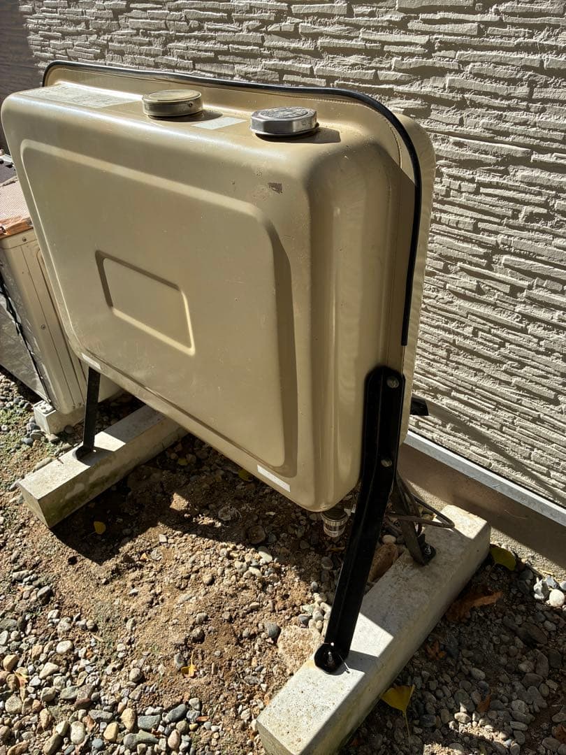 灯油タンク角型約９０Ｌ東洋アルテタイト産業株式会社中古品