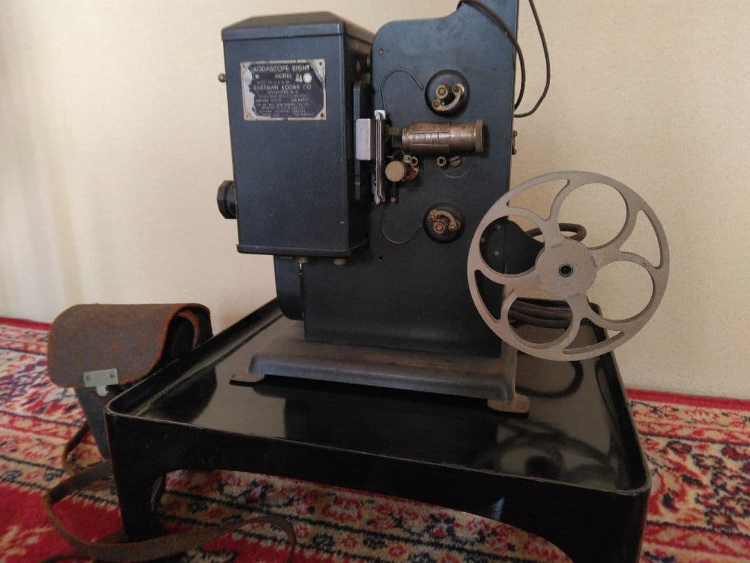 8mmフィルムプロジェクター 　　　撮影カメラとバッグ付き