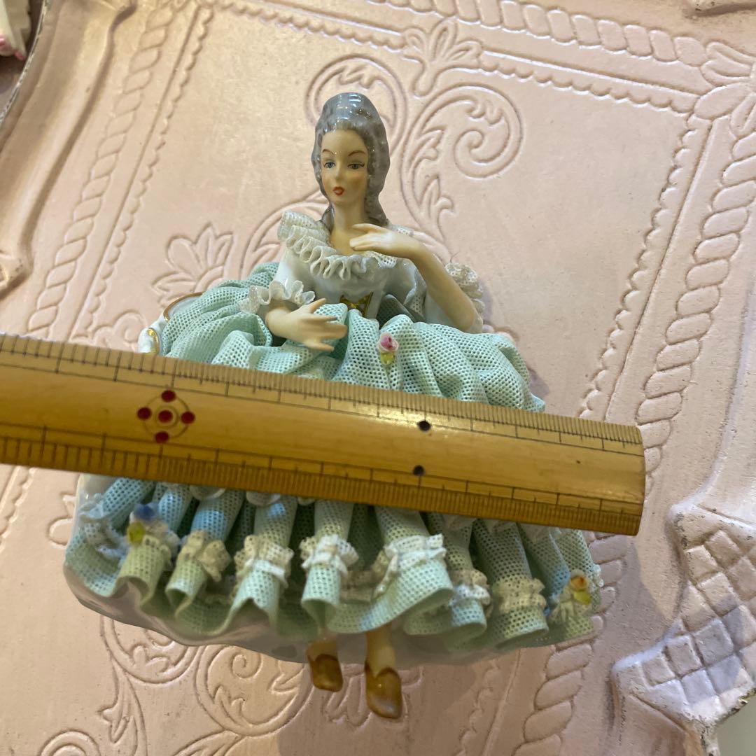 西ドイツの水色フリルドレスの陶器人形SALE‼️