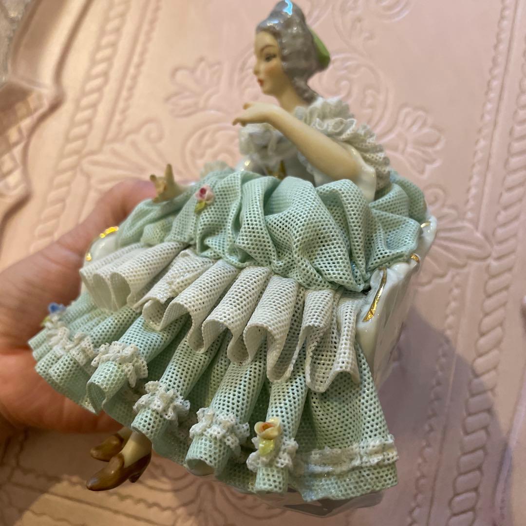 西ドイツの水色フリルドレスの陶器人形SALE‼️