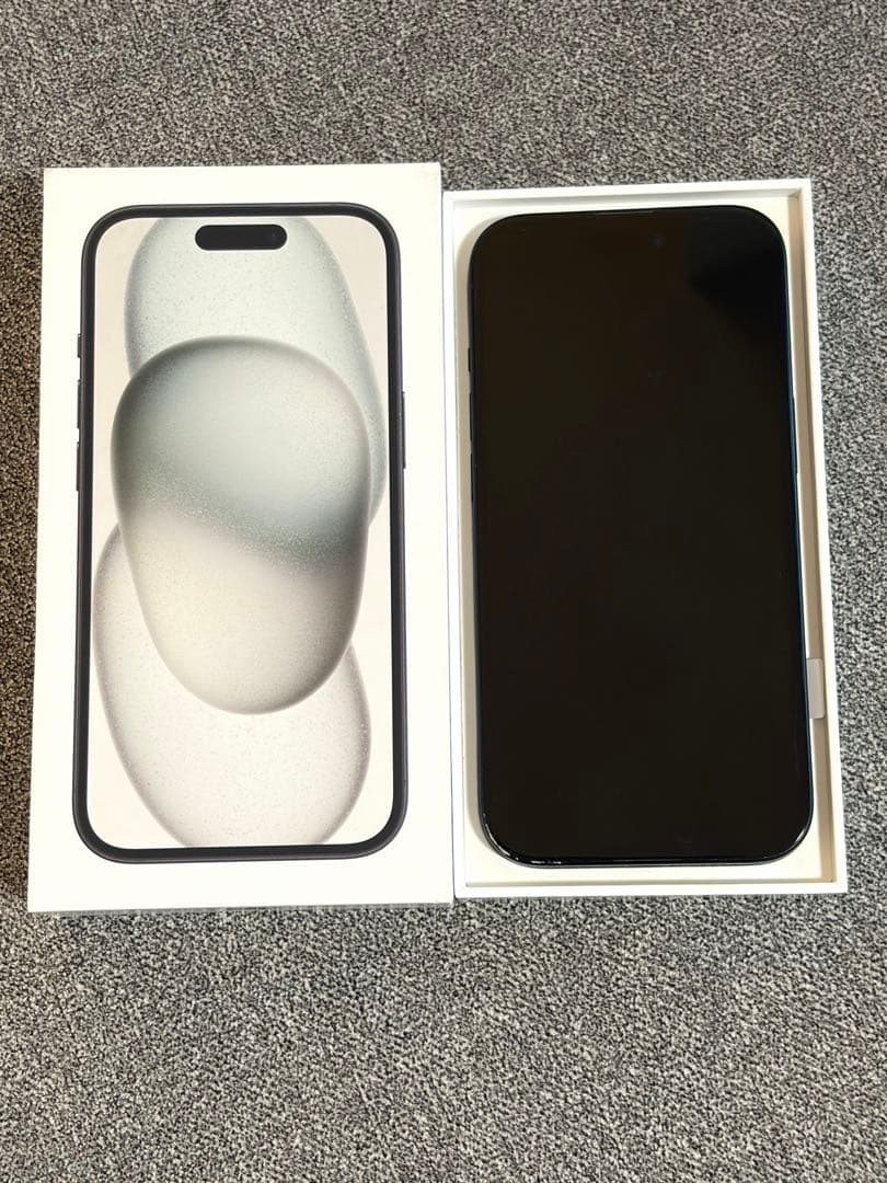 iPhone15 256GB本体