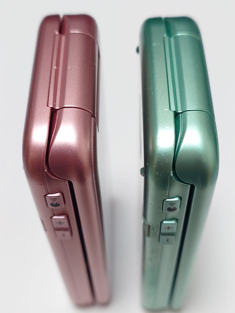 ドコモ　らくらくホン　F-02J ２台セット　ピンク　グリーン