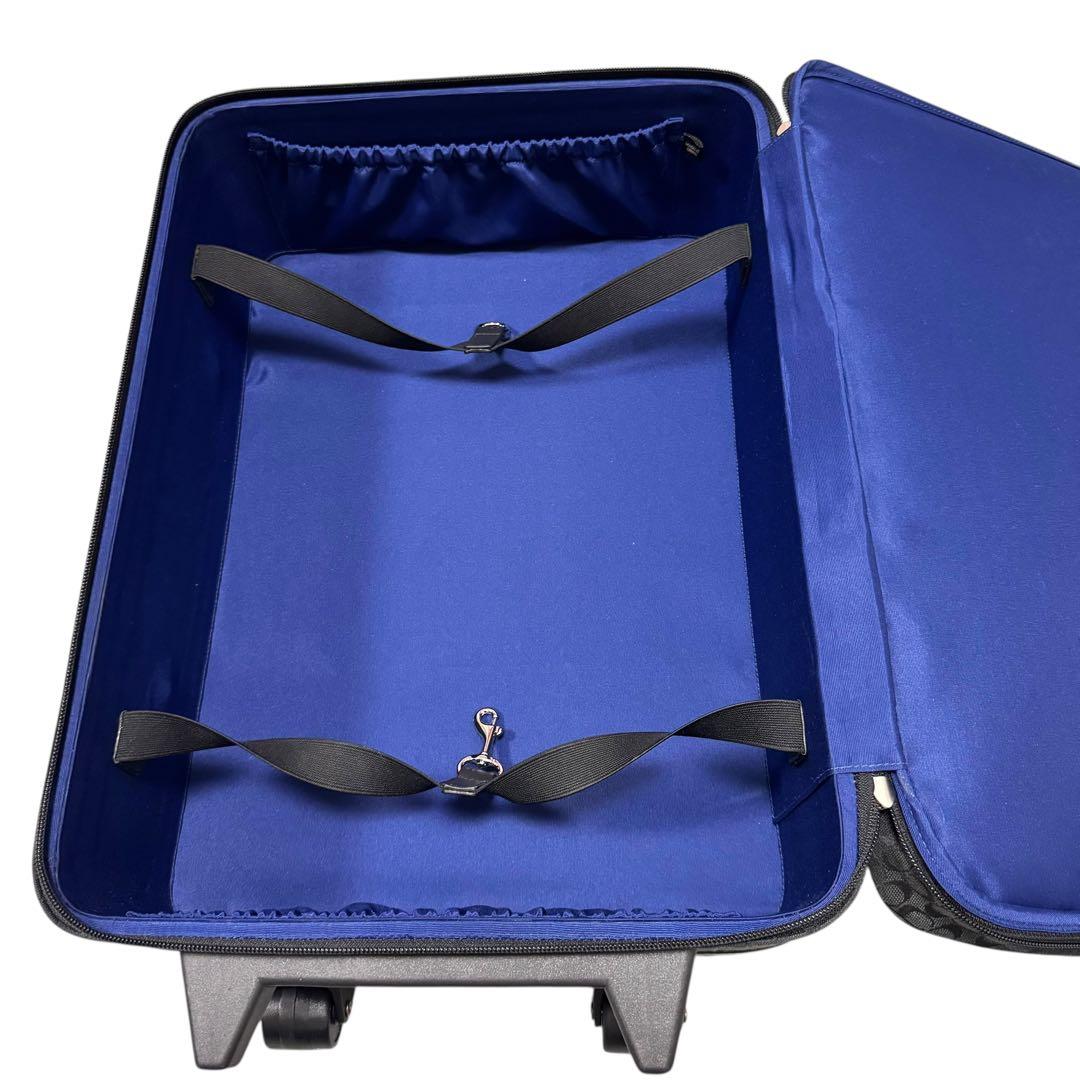 美品 COACH キャリーケース シグネチャー プレート チャーム付 黒