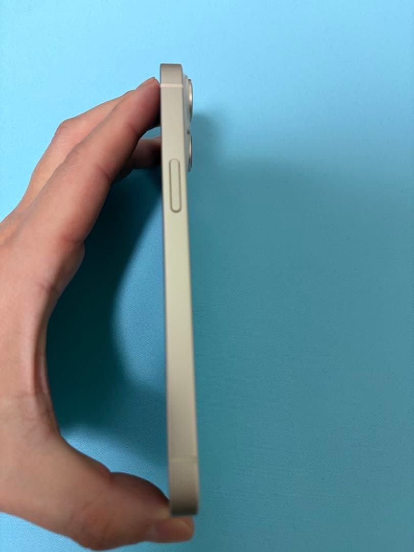 iPhone14 本体 128GB スターライト　SIMフリー9H画面フィルム付