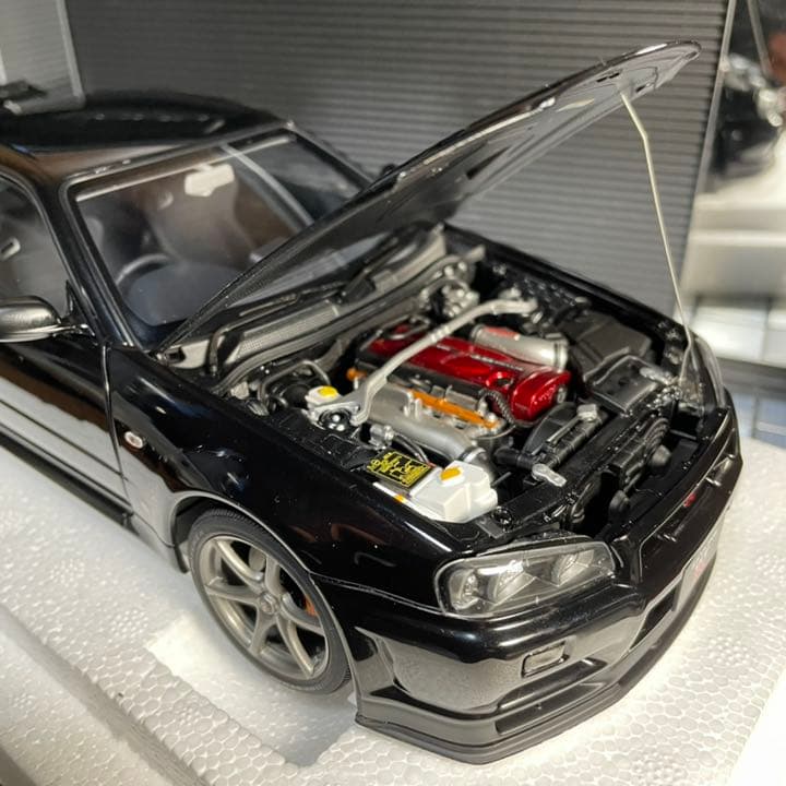 未展示品オートアート1/18スカイライン GT-R R34 V-SPEC II