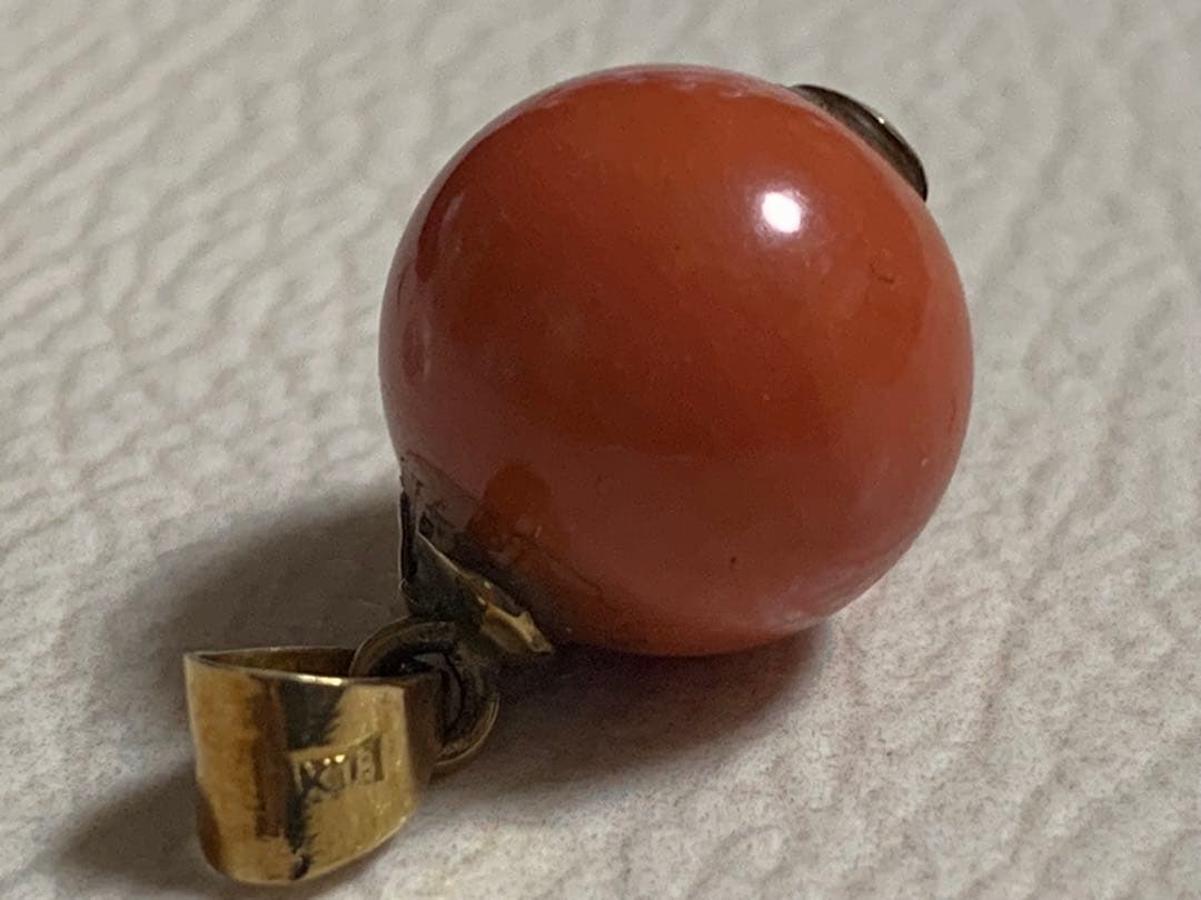 値下げK18赤珊瑚玉ネクレスのトップペンダントアンティーク品約13.36cm
