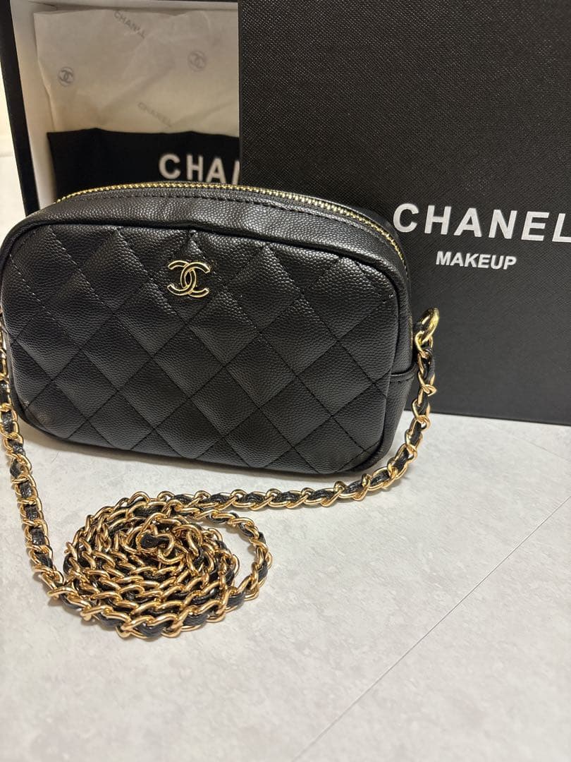 CHANEL VIPノベルティー キャビアスキンショルダーバッグ
