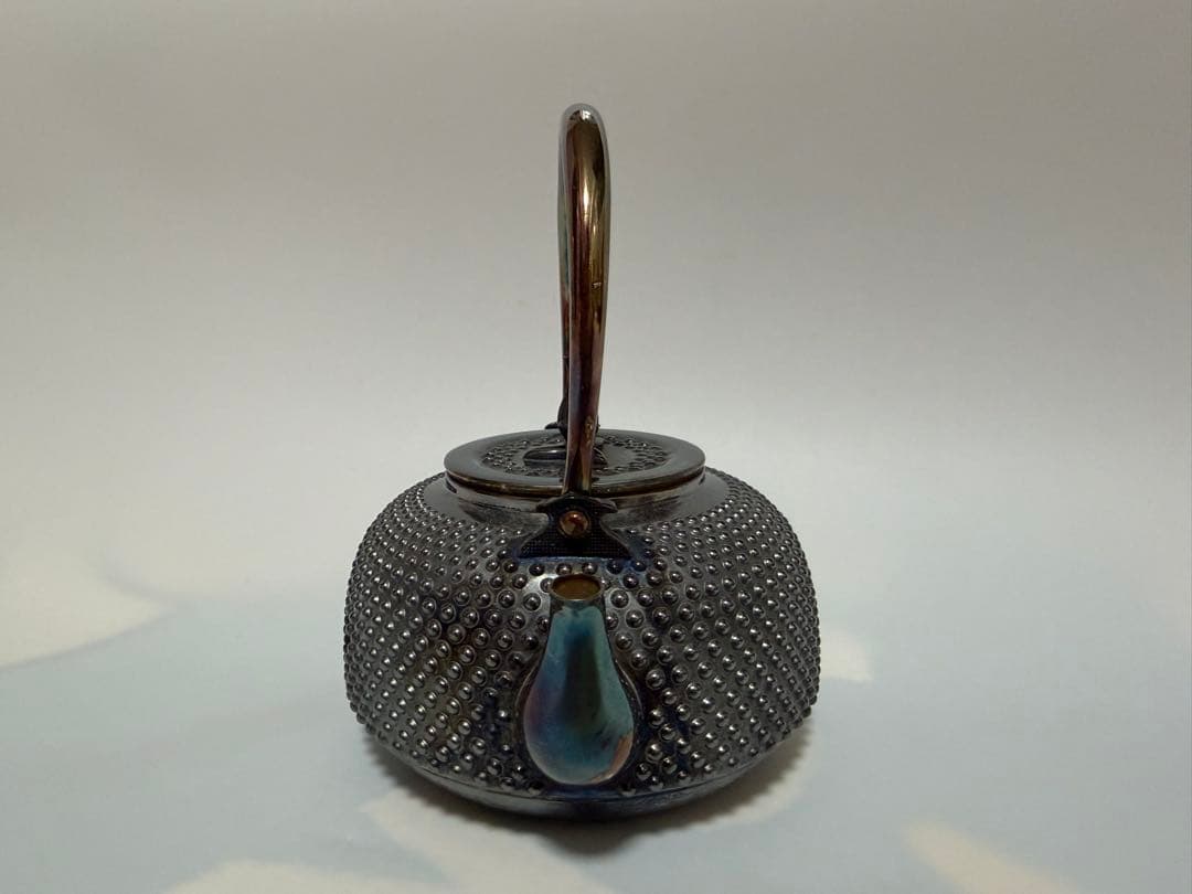 純銀製 釜形 霰打出 蕾摘 あられ 湯沸 口打出 銀瓶 煎茶道具