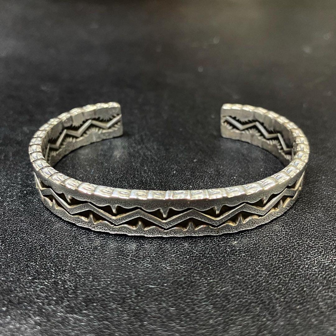 SUNSHINE REEVES 4面スタンプ バングル