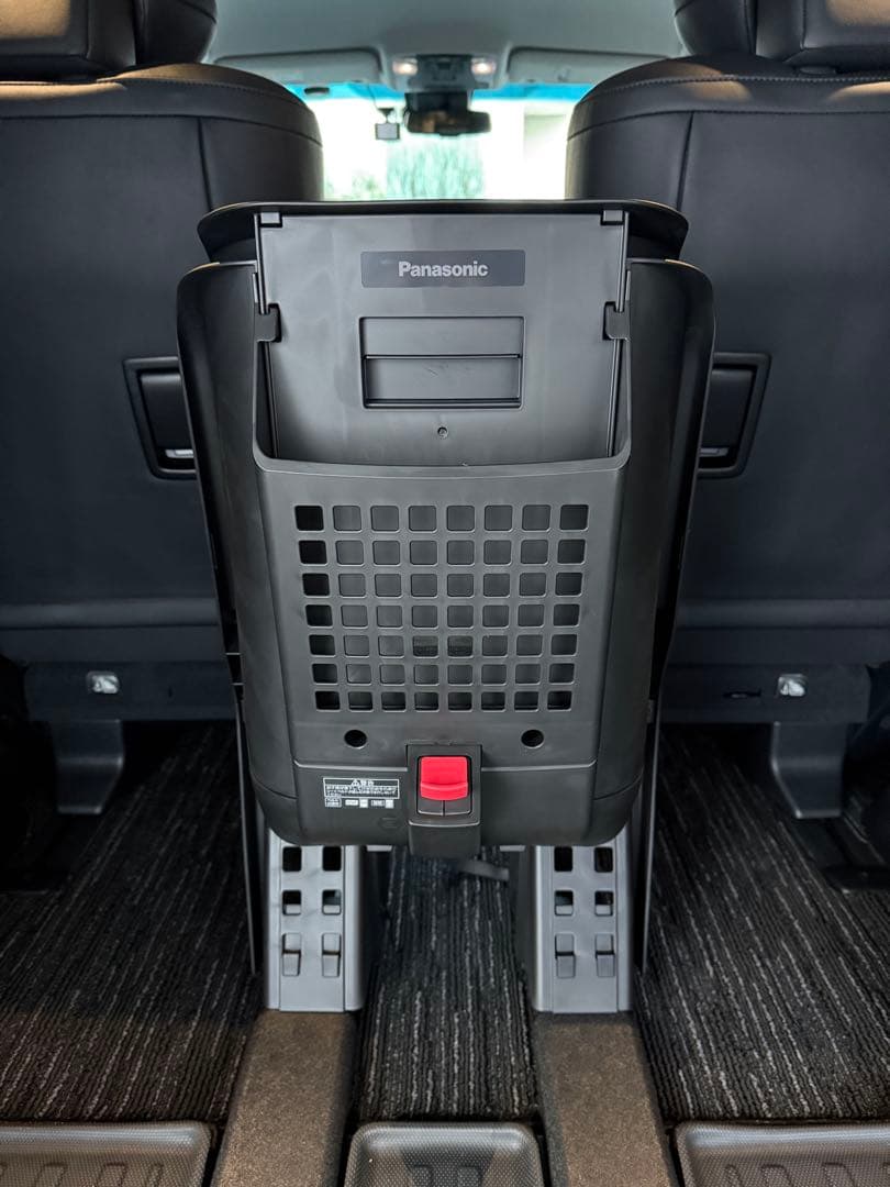 Panasonic プレミアムリアチャイルドシート 未使用　新車外し　ブラック
