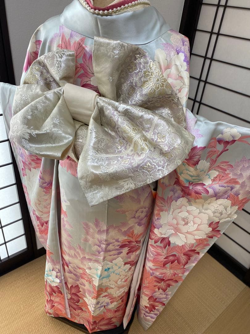 振袖フルセット！　流行りのニュアンスカラーに大きな花柄　くすみ水色地です♪