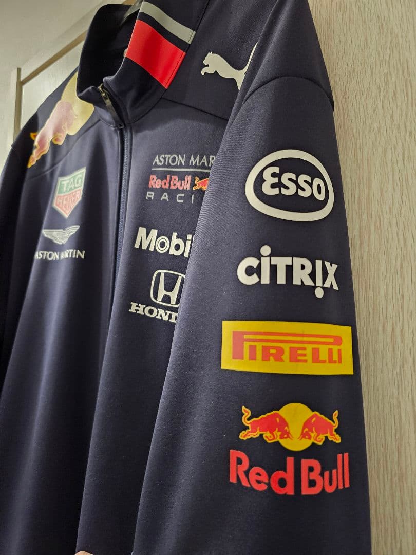 Puma Red Bull Racing ソフトシェルジャケット