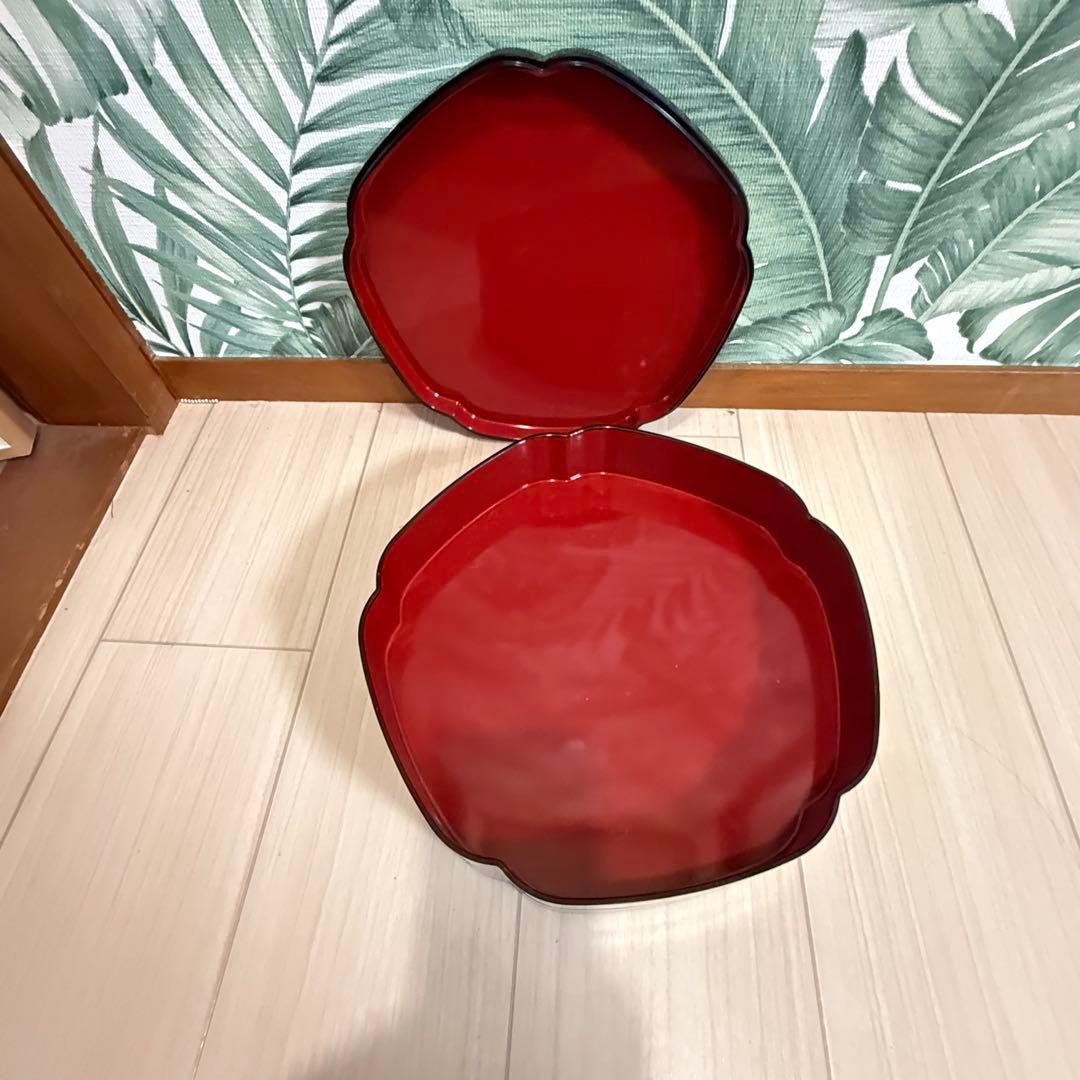 梅形松花堂＊枞草、黒い重箱 2段お節料理や弁当花見等花と蝶の装飾付きかなり古い