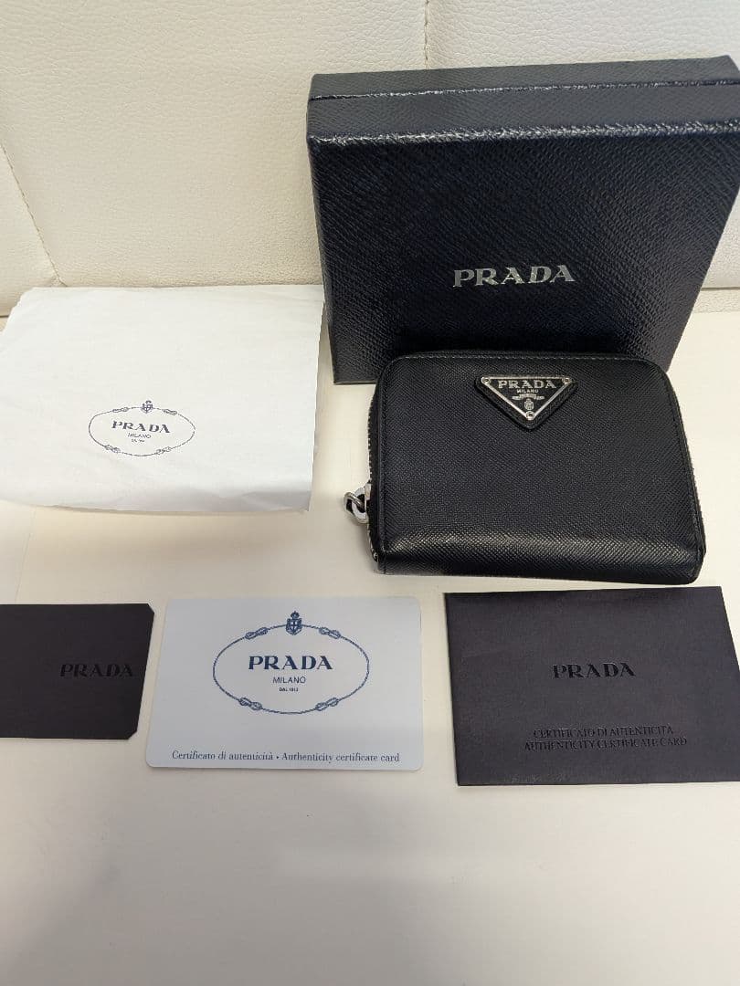 ひろす様　PRADA プラダ ケース