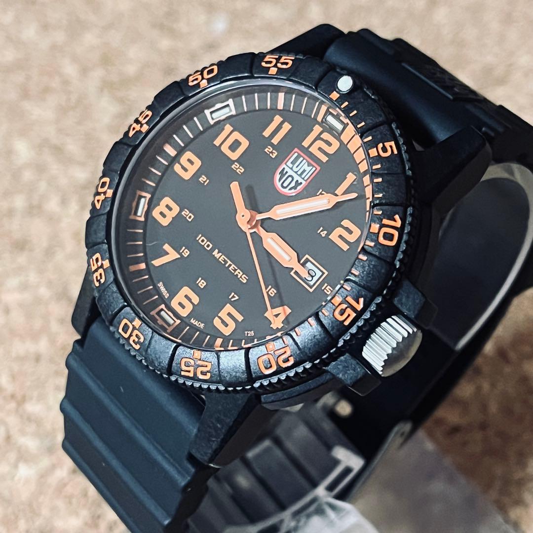 LUMINOXシリーズ0320／オレンジ カーボンケース