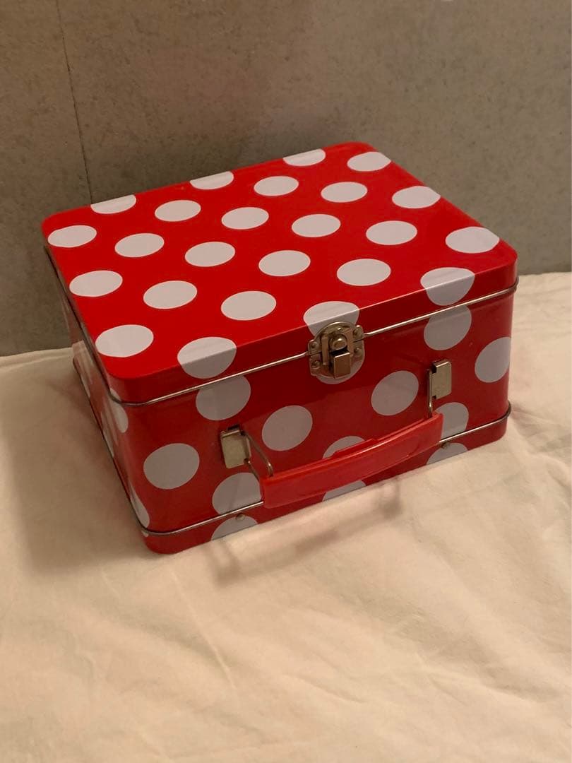 comme des garçons 水玉の金属製ボックス