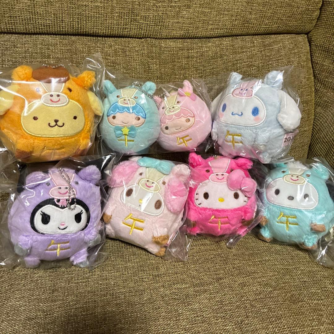 匿名送料込　新品●サンリオ　福袋　干支　マスコット　ぬいぐるみ　全７種　だるま