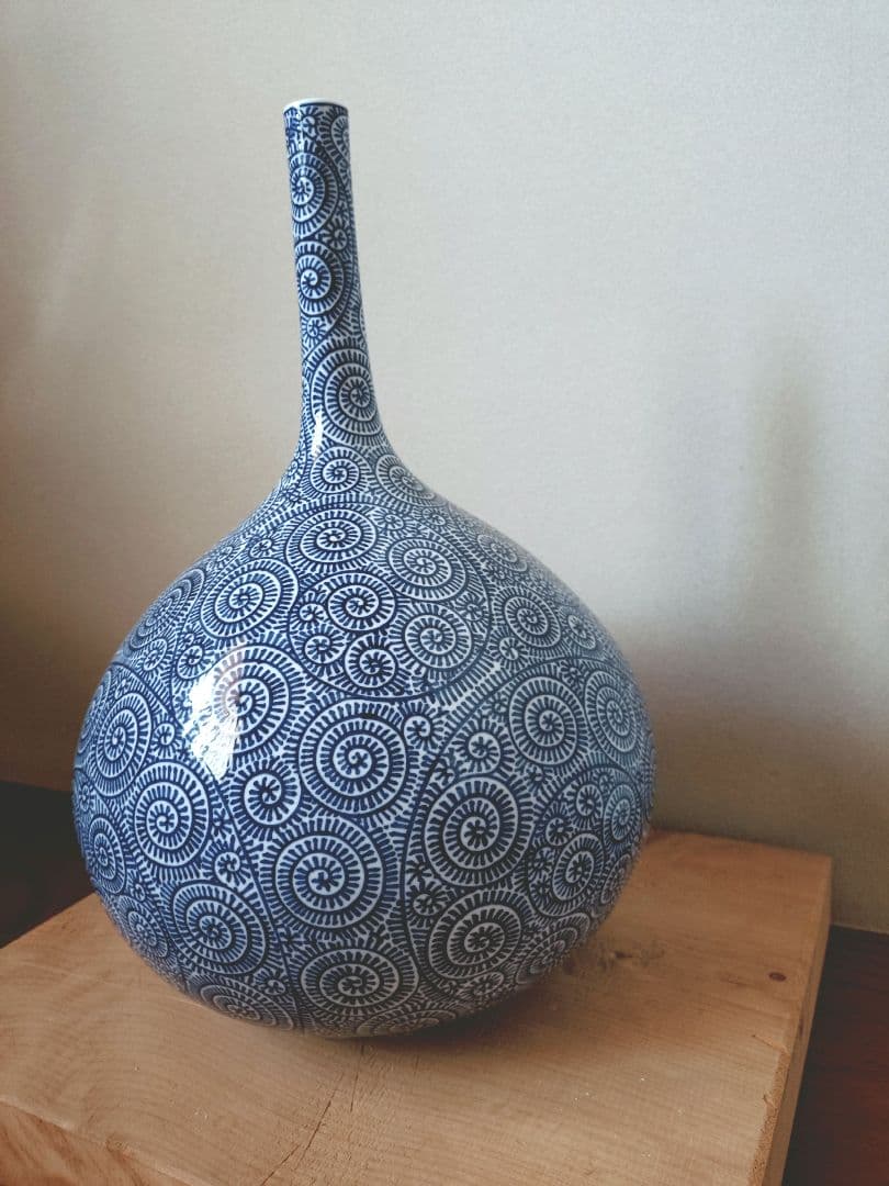 藤井錦彩 陶器花瓶 青　蛸唐草模様