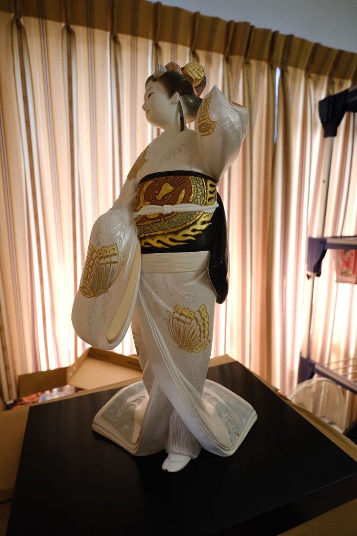 博多人形「あき子作」華 高さ約44cm 台座・木札付き（白地金彩）