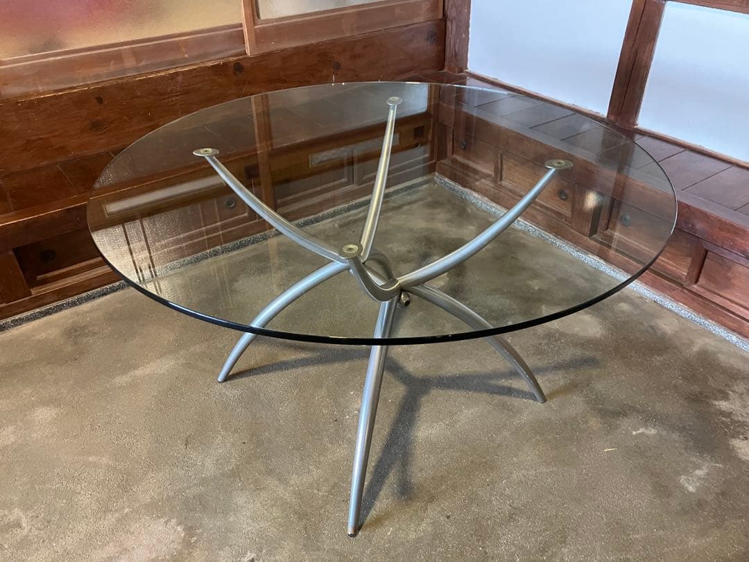 カリガリス 円形 ガラストップ テーブル