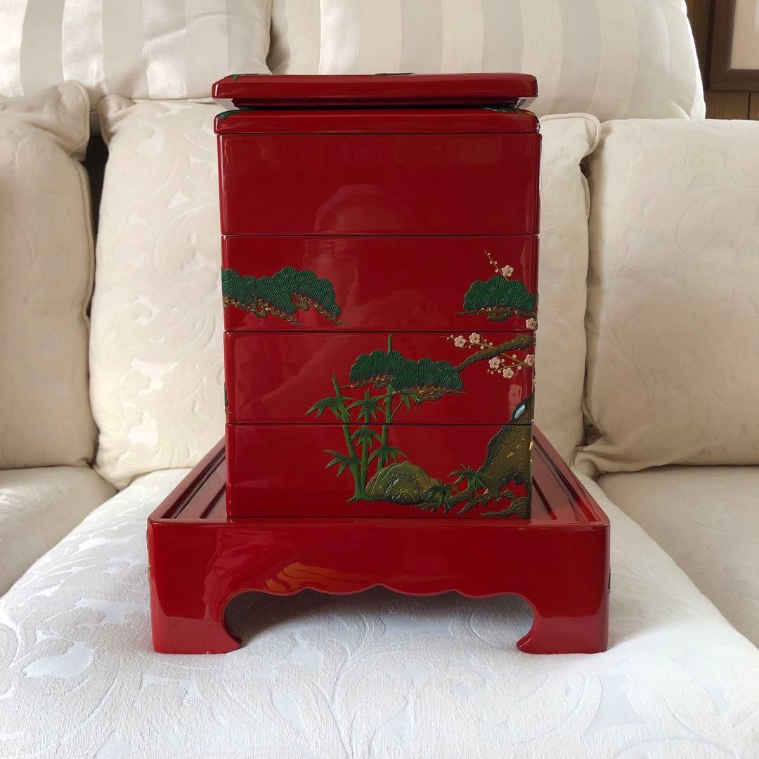 新品未使用　琉球漆器台付四段重 松　竹　梅　鶴　亀