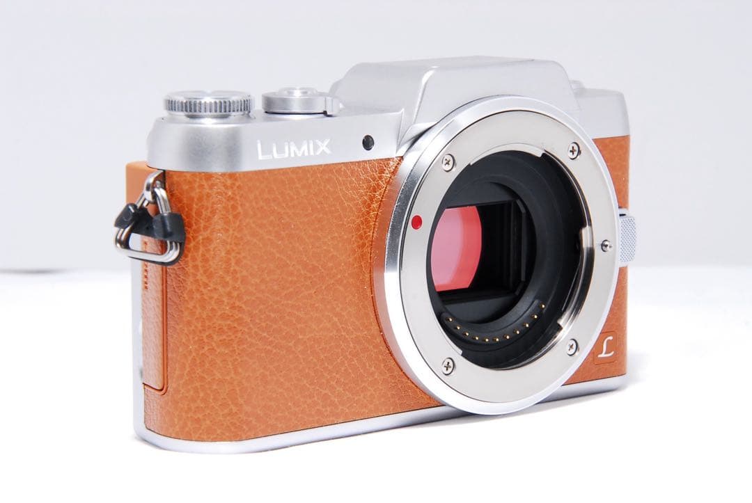 ショット数677回　LUMIX GF7 Wi-Fi ミラーレス 35-100mm