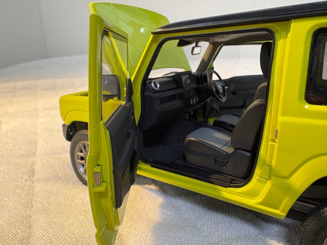 スズキ ジムニー 1/18 キネティックイエロー