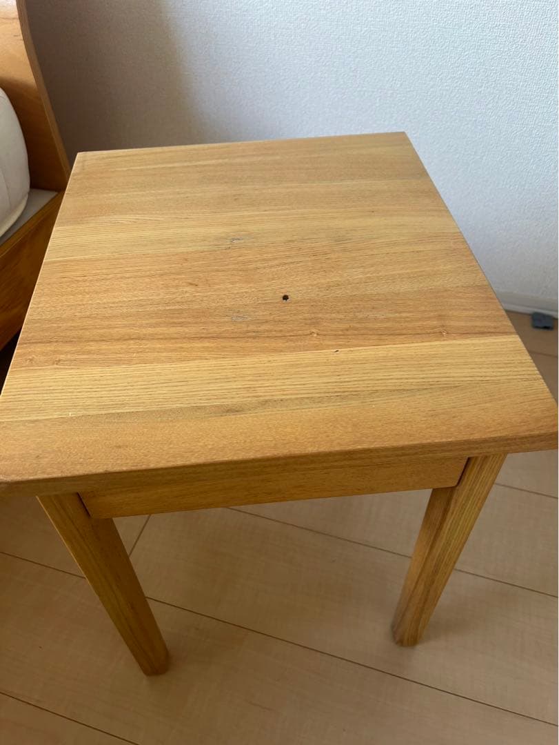 【かつ‼︎】無印良品　サイドテーブルとダイニングテーブルと椅子2脚付き