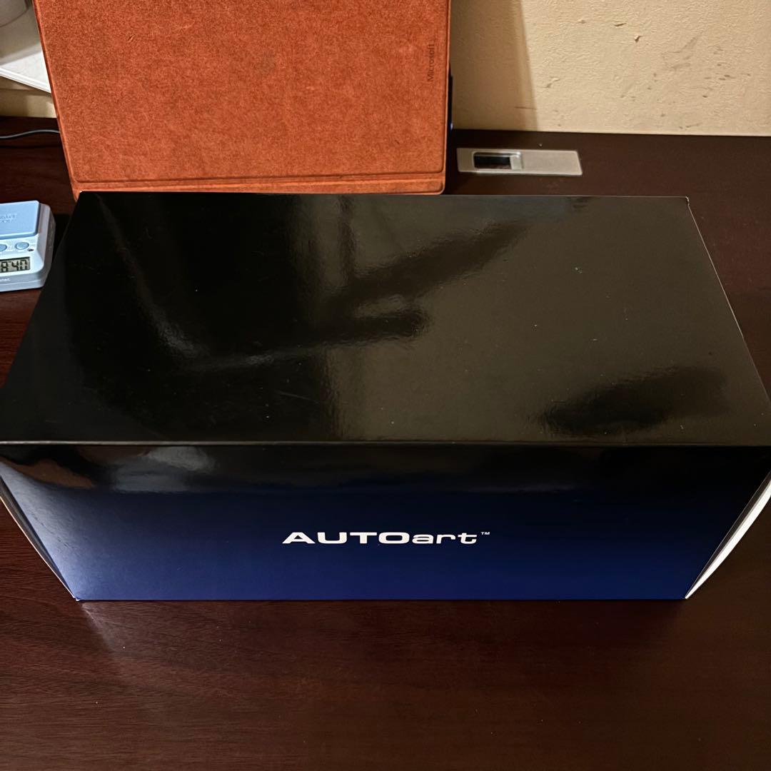 オートアート 1/18 ダットサン フェアレディ 2000 SR311 未展示品