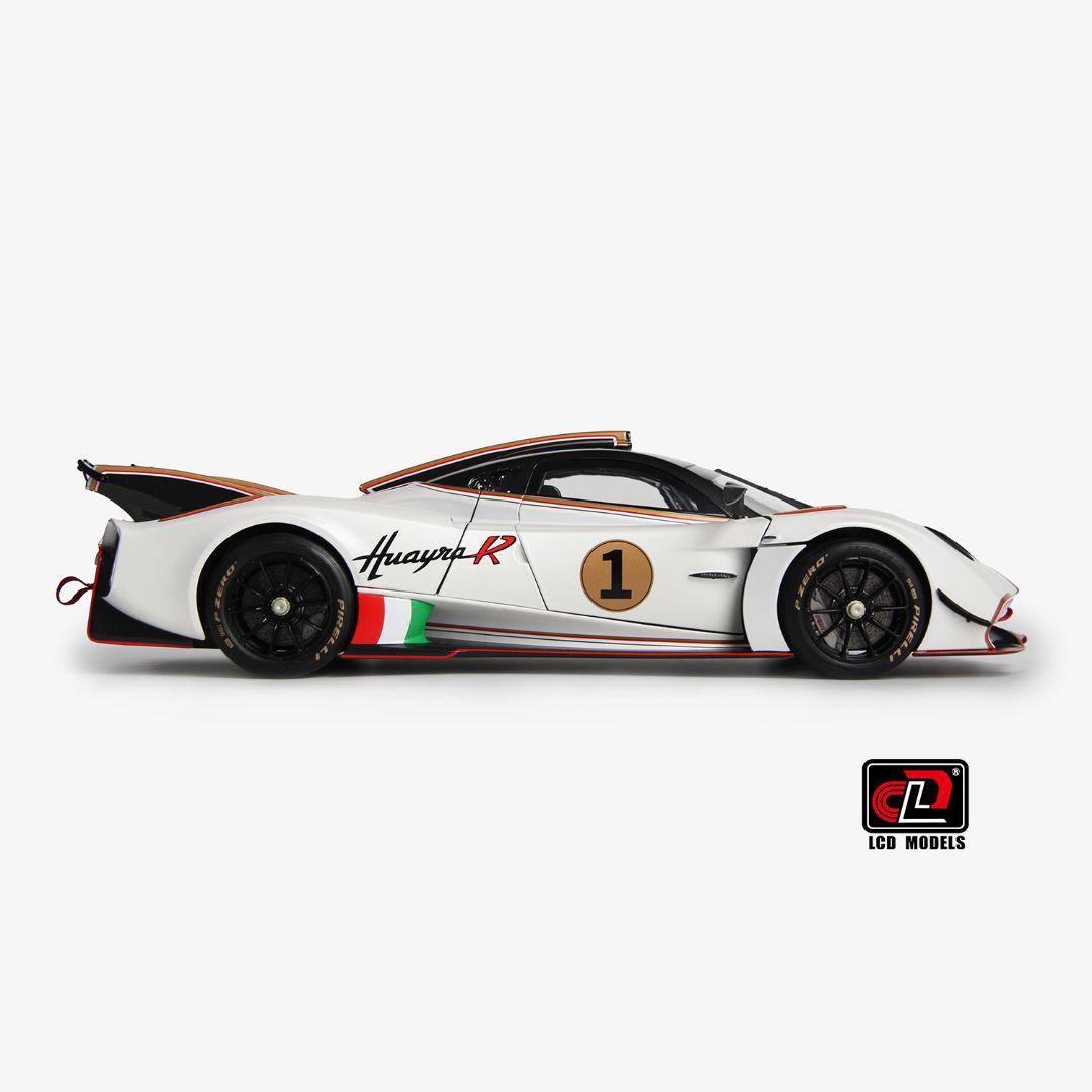 LCDMODELS　1/18　ウアイラR