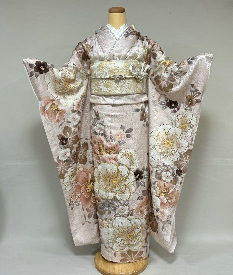上品なくすみピンクの椿の柄の振袖フルセット