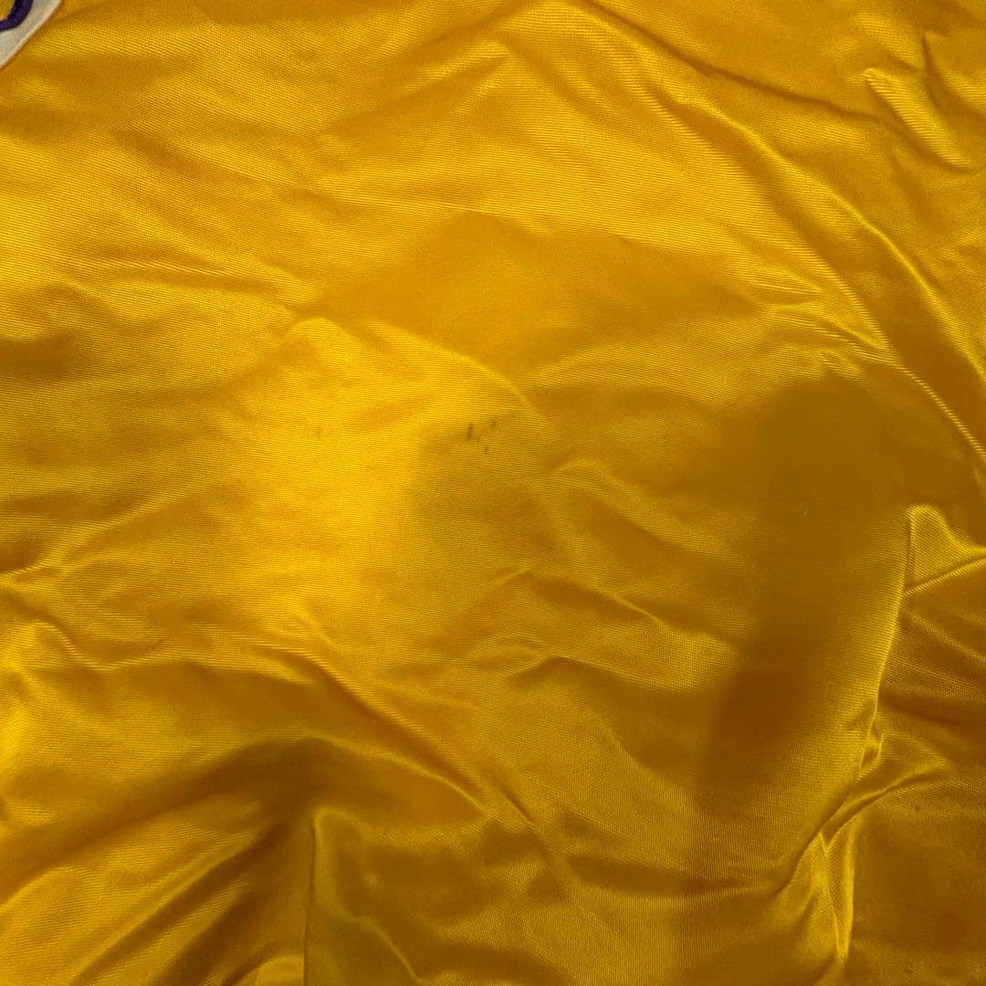 Starter 製 ロサンゼルス・レイカーズ オフィシャルサテンジャケットです