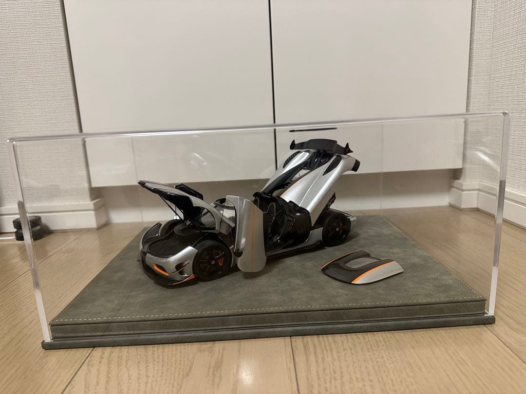 オートアート 1/18 ケーニグセグ アゲーラ ミニカー ケース付