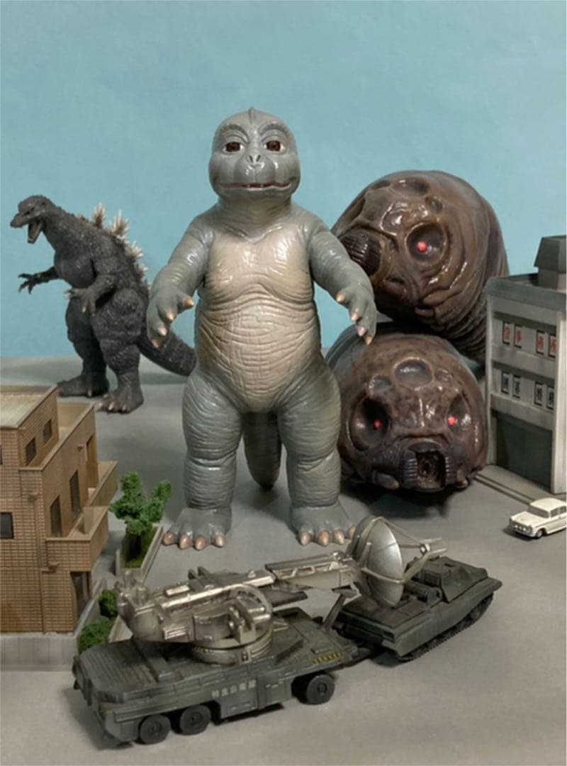 ミニラ ゴジラ モスラx2 メーサー車 建物x2 ミニカー [ カスタム品 ]