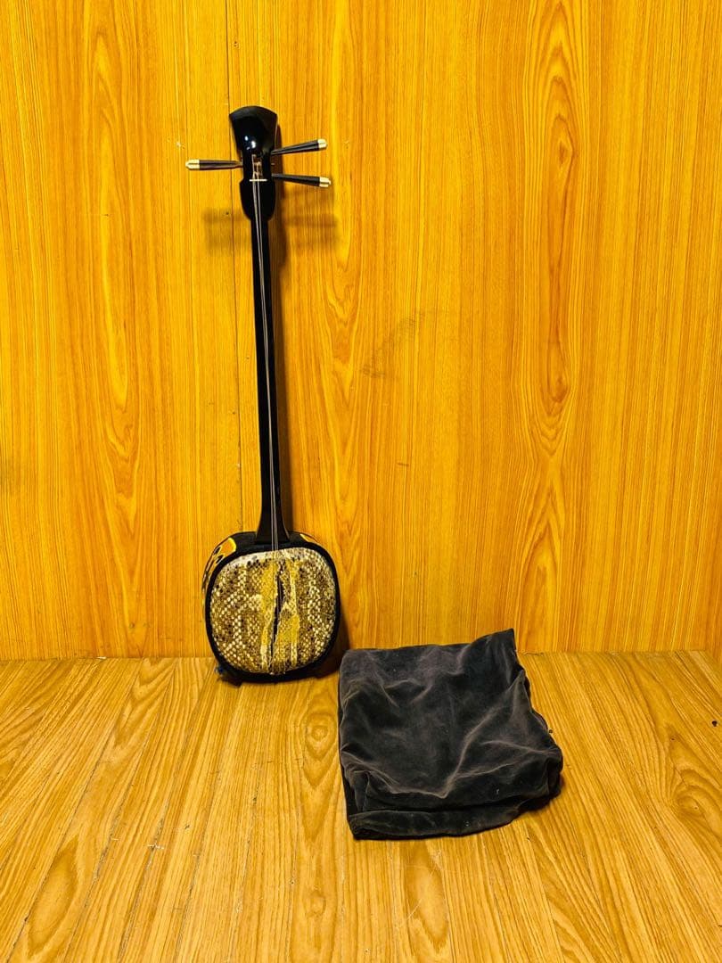 三味線 ヘビ革 黒/金 布袋付き