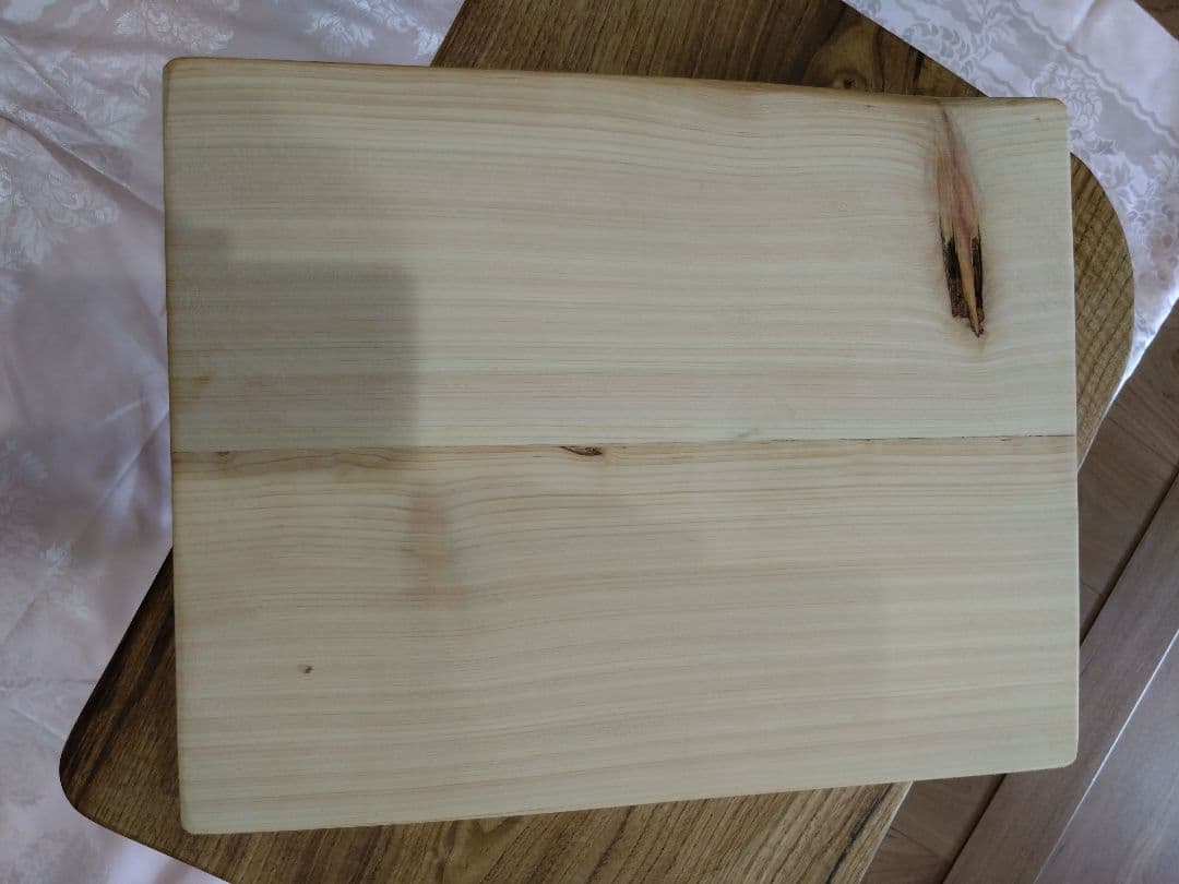 栗の木の椅子➕️カッティングボードのセット　ねこさんになります❕