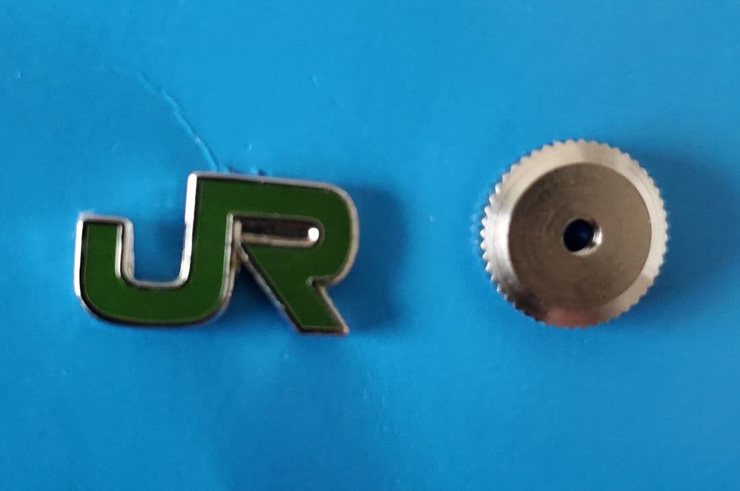 B JR東日本純銀襟章ネジタイプ現行品